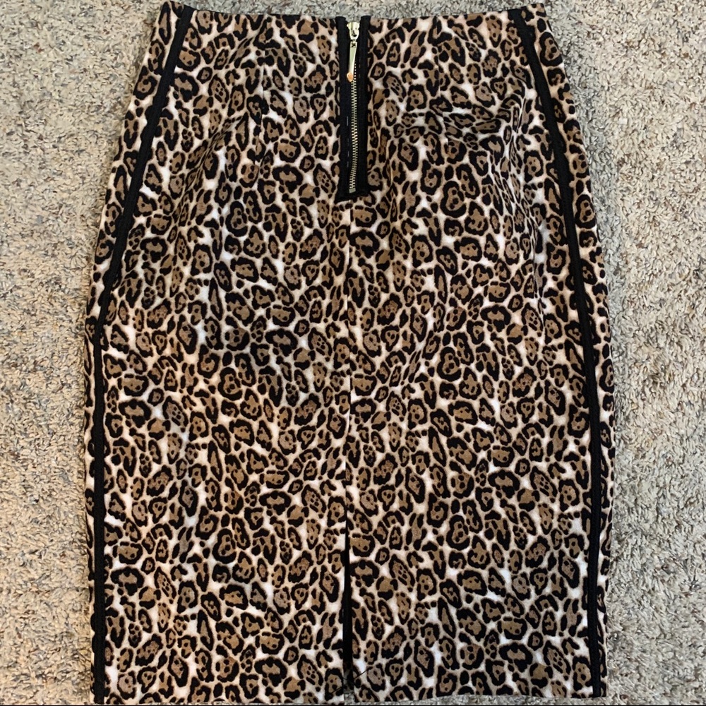 White House Black Market Leopard Print Skirt - Picture 5 of 9